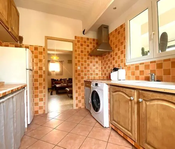 Maison De Village En Granite * بورتو فيكشْيو