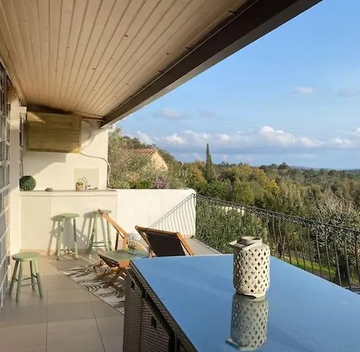 Maison De Village En Granite *