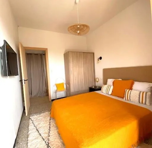 Maison De Village En Granite *