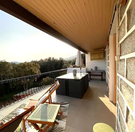 Maison De Village En Granite بورتو فيكشْيو