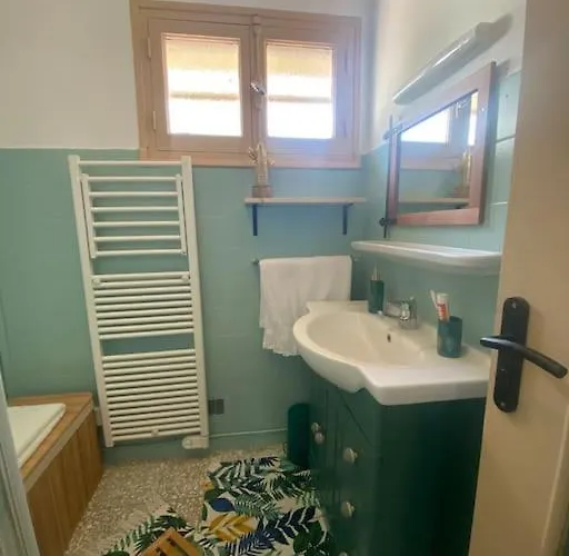 Maison De Village En Granite